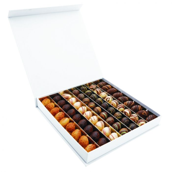 LIMITED EDITION Luxe geschenkdoos met 63 luxe chocolade eitjes, handmade - 1
